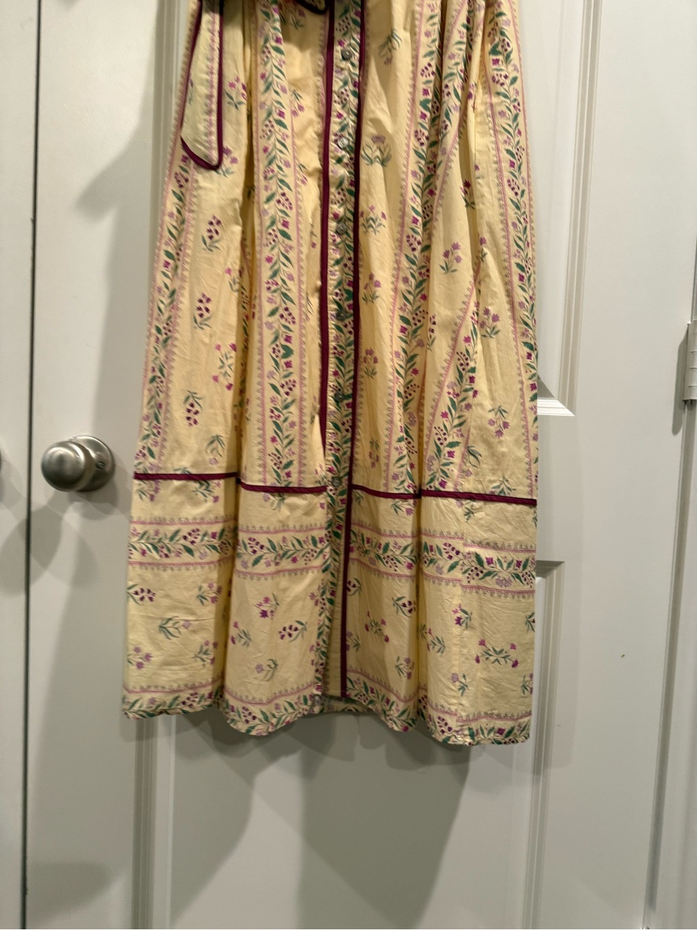 entro Pale Yellow Floral Midi Dress with Pink Trim - Picture 4 of 10